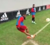 Video: Wow! Een corner Rabona-gewijs binnendraaien? Geen probleem voor Douglas Costa (Bayern München)