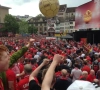 VIDEO: Liverpool-fans bouwen ongelooflijk feestje in Basel, met héél veel bier