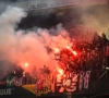 Terwijl Standard megastunt viert... bestormen Sevilla-supporters het veld op Sclessin