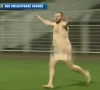 Spookmatch tegen 'onzichtbare tegenstander' leverde vijf goals en een streaker op