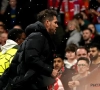 🎥 Diego Simeone gaat helemaal over de rooie (en krijgt ook rood) na confrontatie met Liverpool-fans