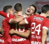 Antwerp wint met 2-0 van STVV en zet KRC Genk (voorlopig) op vijf punten