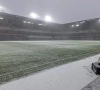Winterdecor zorgt voor opvallende beelden: zo ziet het veld van Anderlecht er twee uur voor de aftrap uit