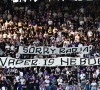 📷 Kan Radja hier mee lachen? Beerschot-fans zeggen 'sorry', maar dan wel geheel op hun eigen manier