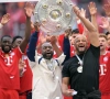 🎥 Vincent Kompany steelt de show helemaal tijdens titelviering van Bayern München