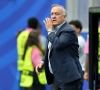 📷 Prachtig beeld van Dick Advocaat voor de aftrap van Duitsland-Curaçao