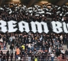 🎥 Hallucinant: Charleroi-fans gooien pyrotechnisch materiaal naar supporters van RAEC Mons