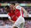 VIDEO: Cazorla weet meteen hoe de vanishing spray smaakt