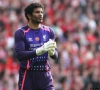 VIDEO: Haha! David James wil frustratie botvieren op paal, maar mist grandioos