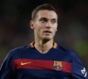 Pijnlijk: Vermaelen kan gewoon doorlopen terwijl fans de rest van Barcelona bestormen