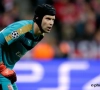 Cech spreekt openhartig over 'vervelende' helm: "Ik zou liever zonder spelen, maar..."