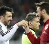 Geweldige beelden: Gianluigi Donnarumma (16) en Gianluigi Buffon (37) ruilen shirtjes