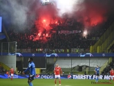 🎥 Supporters Benfica nemen Jan Breydel helemaal in, tot onvrede van blauw-zwarte supporters (die vaker net hetzelfde doen)