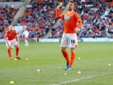 Blackpool-fans gooien tennisballen op het veld uit protest