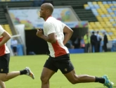 Kompany verlaat training geblesseerd