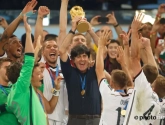 Neuspeuteren is zó passé… Joachim Löw heeft een nieuwe (grappige) bezigheid