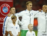 Deze bekende knaap stond te blinken aan de zijde van Rooney