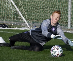 Verrassende wending bij Anderlecht: doelman die als vertrekker werd aangekondigd tekent een nieuw contract