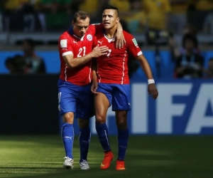 Chili vreet tegenstander op met huid en haar