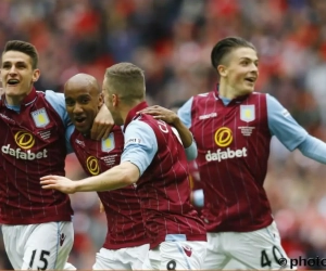 Benteke loodst Villa voorbij Mignolet naar finale FA Cup!