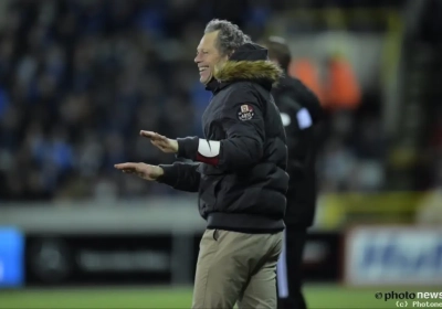 Geniale beelden! Preud'homme gaat uit zijn dak na 2-0, Club-bankzitters lachen zich kapot