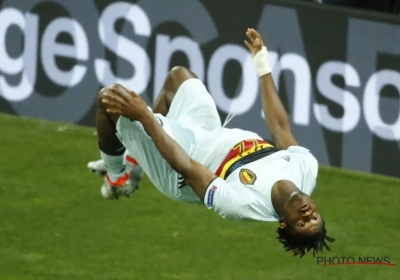 HILARISCH: Batshuayi reageert met heerlijk filmpje op hoe hij zijn eerste doelpunt op een EK beleefde