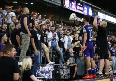 VIDEO: Van een ontvangst gesproken: De fans van Anderlecht weigeren te vieren zonder... Bruno