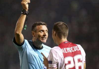 Rode kaart in Nederlandse bekerwedstrijd toont meteen het nut van videoscheidsrechter