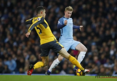 De Bruyne opnieuw van levensbelang voor City in stevige topper tegen Arsenal