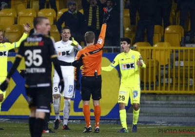 Thibault De Smet zag goeie eerste basisplaats beëindigd met rood: "Een schouderklopje en hij laat zich vallen"