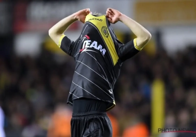 Supporter gewond na gooien met bommetjes op Daknam