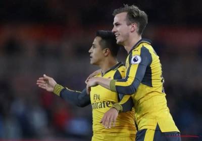 Arsenal heeft handen vol met laagvlieger, maar wipt na fraaie goals van Alexis en Özil over Lukaku en co (mét beelden!)