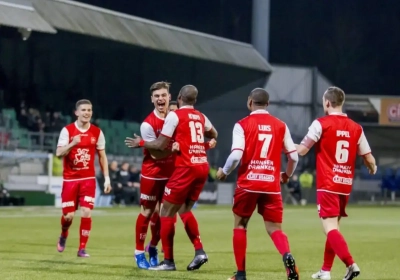 Supportersbussen van MVV komen aan in het verkeerde stadion maar de Tilburgse politie reageert gevat