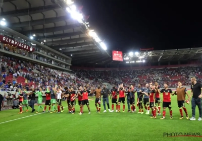 De pijnlijke misser van donderdag in Luik rechtgezet: Rode Duivels kwamen de fans 30 minuten na de match nóg eens groeten!