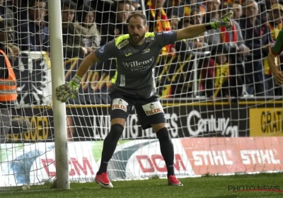 KVO-doelman Vanhamel met excellente prestatie na zware tegenslag: "Ik kon niet meer rijden door de pijn"