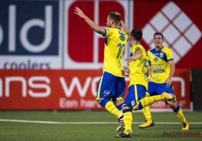 Bezus dompelde Genk in crisis met prachtgoal: "Eigenlijk wilde Charisis trappen" & "Champagne in de kleedkamer"