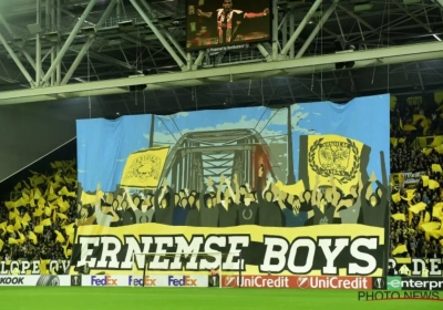 Kunstzinnige tifo Vitesse, Essevee 'verpest' mooi eerbetoon aan overleden ex-speler met doelpunt