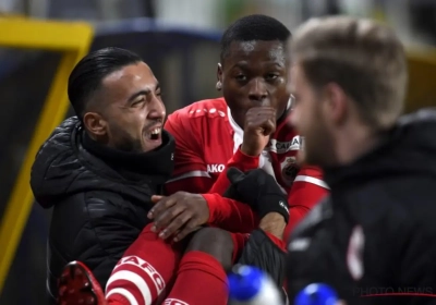 Stallone Limbombe viert voortaan al zijn Antwerp-goals als een baby: "Ik blijf dit doen tot het in FIFA opduikt"
