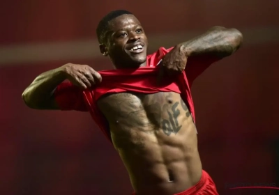 ? Stallone Limbombe en Antwerp-fans maken er een feestje van op het Kiel: "Stallone, Stallone, you'll never walk alone, olé it's Limbombe!"