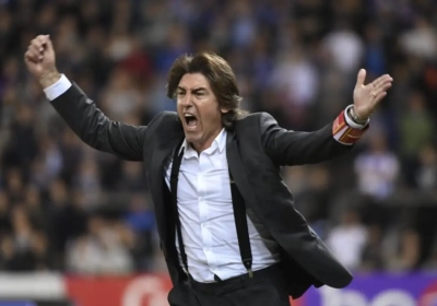 Ricardo Sá Pinto strikes again! Standardcoach duikt dan toch op voor interview voor de match, maar rammelt serieus met de voeten van journalist