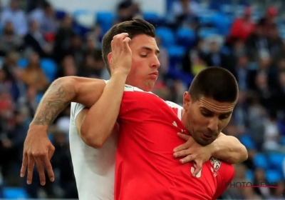 ? Overduidelijke penaltyfout op Mitrovic niet gefloten, Servië razend: "Deze keer was nog schandaliger" en "De scheidsrechter was rampzalig"