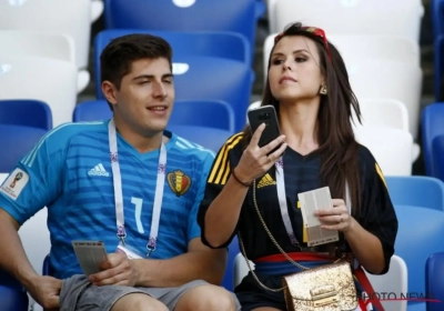 Niet de Duivels maar wel de schoonzus van Thibaut Courtois zoog in Kaliningrad alle aandacht naar zich toe, en we begrijpen goed waarom