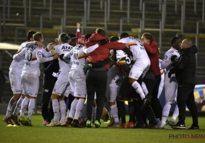 "Dit is een beloning" en "Mooiste moment uit carrière": Spelers en coach in extase na bekerstunt, feestje in AFAS-stadion op komst