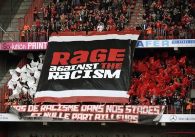 📷 Club en supporters Standard tegen racisme, maar ook met scherpe prik naar Bayat en maatschappij: "Geen pact met het ongedierte" en "Soms beter racist dan ..."