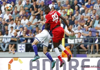 Had Anderlecht een penalty moeten krijgen? "Voor luchtduels wordt de lat hoger gelegd"