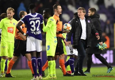 Vercauteren wil niet op zijn spelers schieten, maar ziet beslissing ref wel als kantelpunt: "Iedereen heeft wel eens een mindere dag"