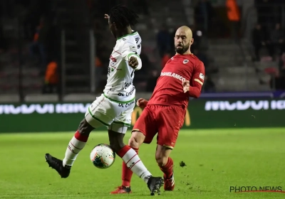 Steven Defour opgetogen na rentree en bijna pijnvrij: "Die operaties voel je toch nog"