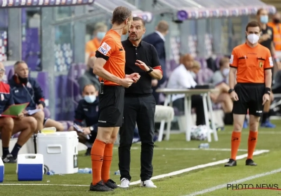 Moeskroen-trainer begint een rode lijn te zien: "Ik vraag me echt af tot wat de VAR nog dient"