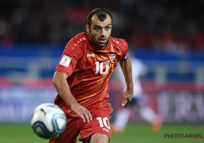 Afscheidnemende Goran Pandev krijgt erehaag bij wissel tijdens Nederland vs Noord-Macedonië