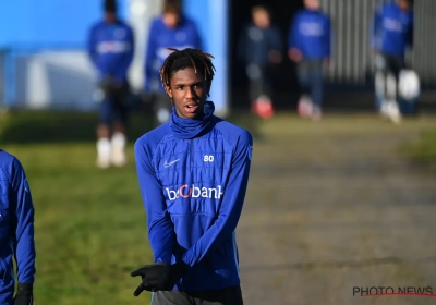 Daar is het volgende Limburgs talent: John van den Brom laat Dwomoh (16) debuteren tegen Kortrijk